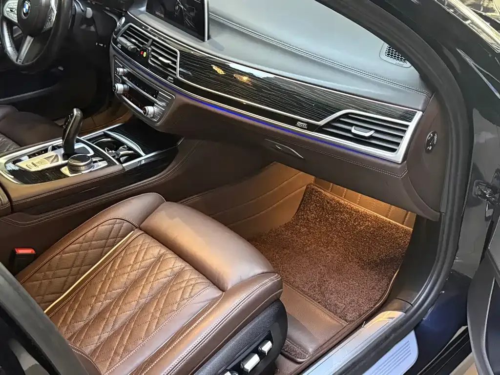 BMW 7 Series — фото 3