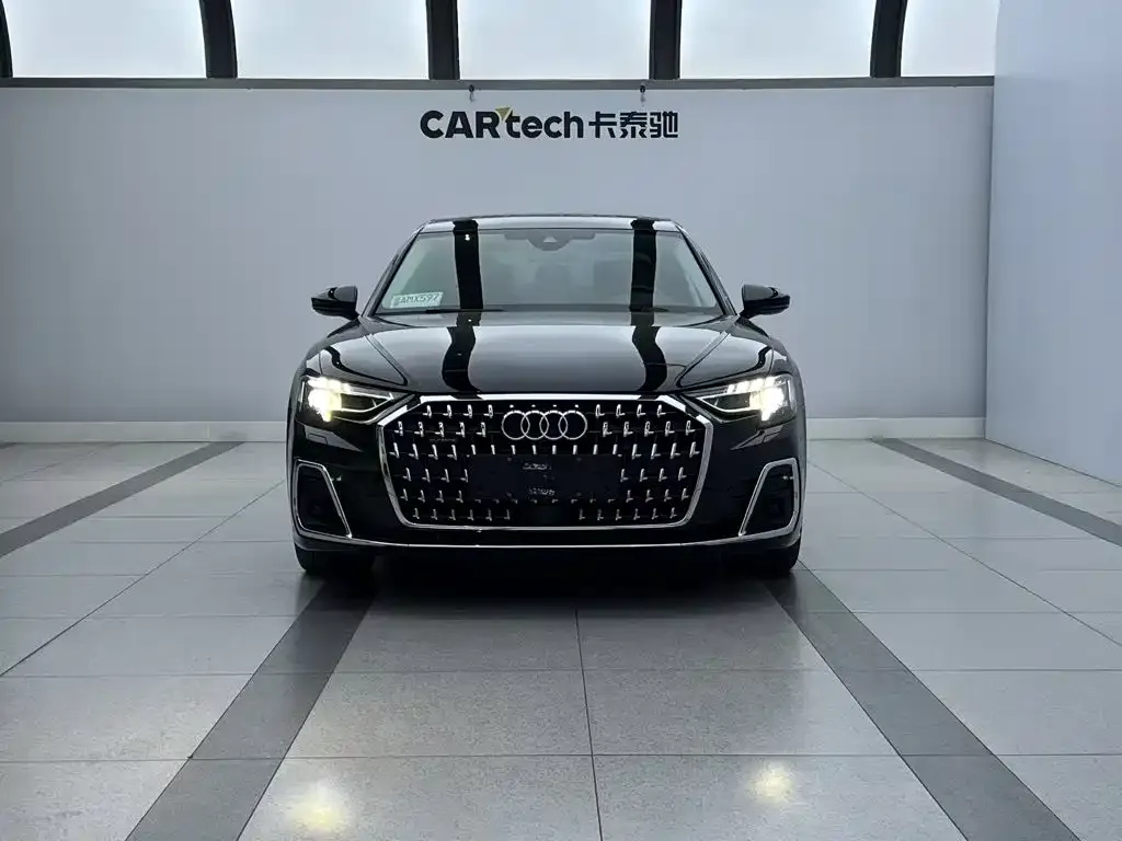 Audi A8 — фото 2