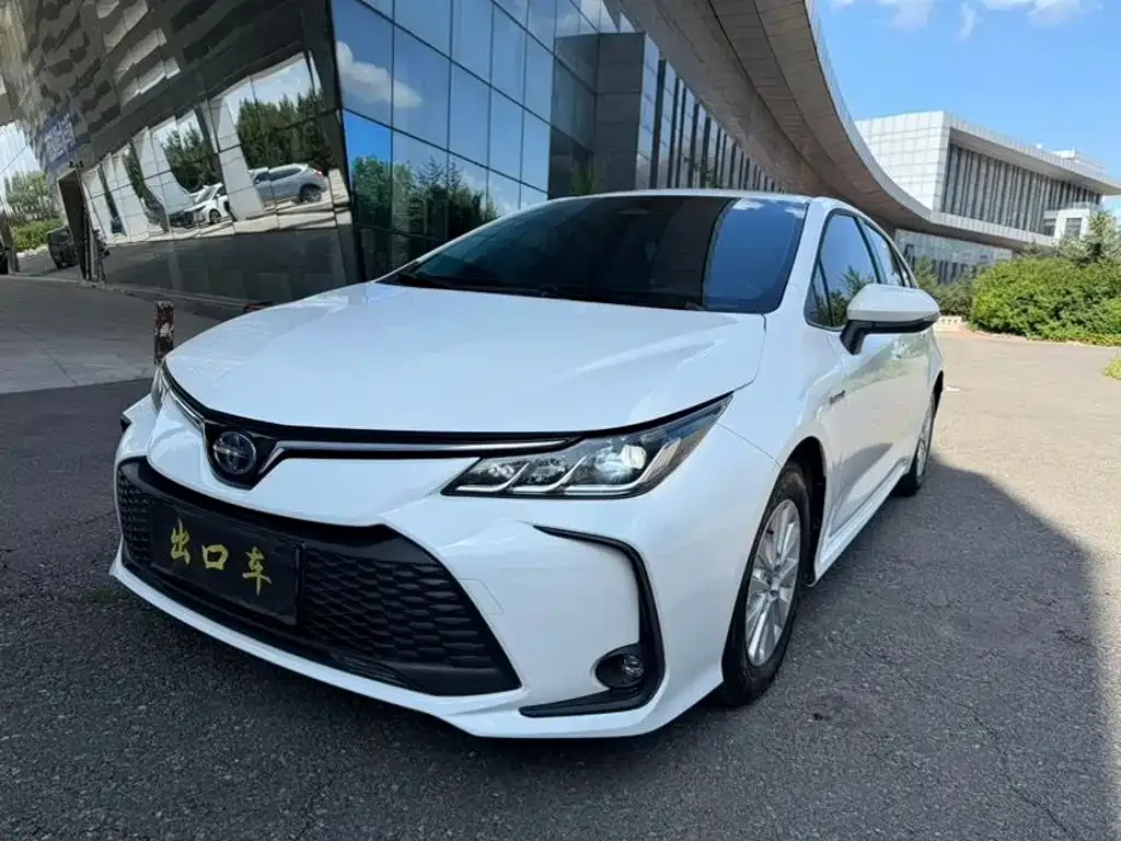Toyota Corolla — фото 1
