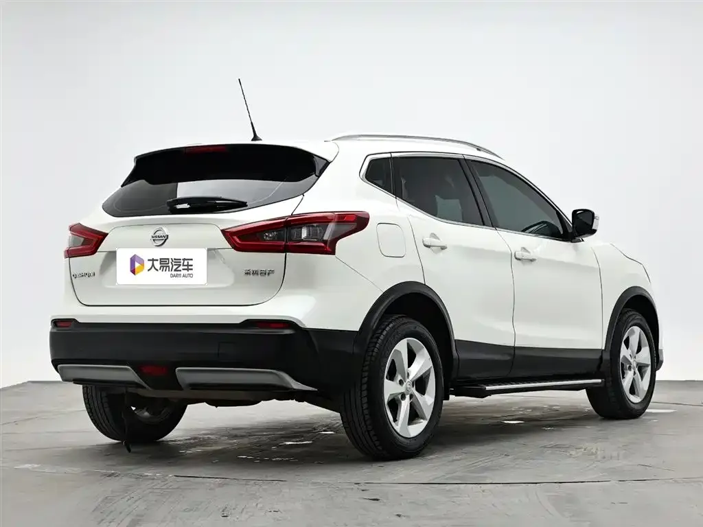 Nissan Qashqai — фото 9