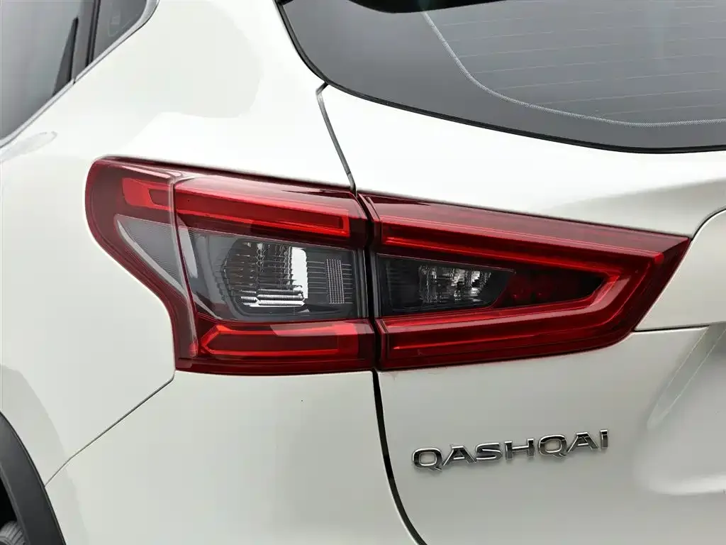 Nissan Qashqai — фото 10