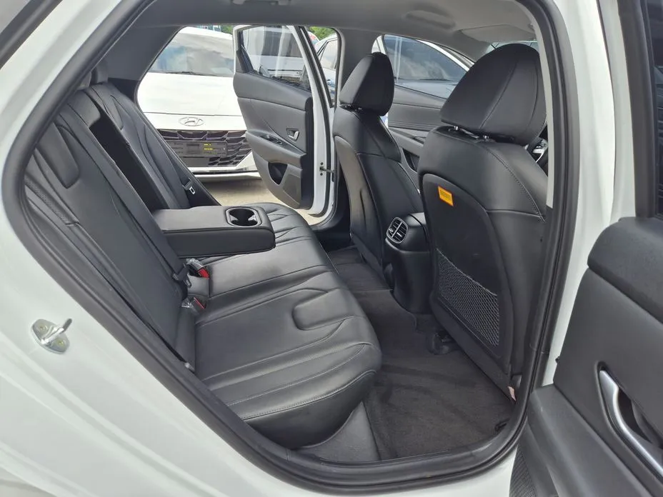 Hyundai AVANTE — фото 4