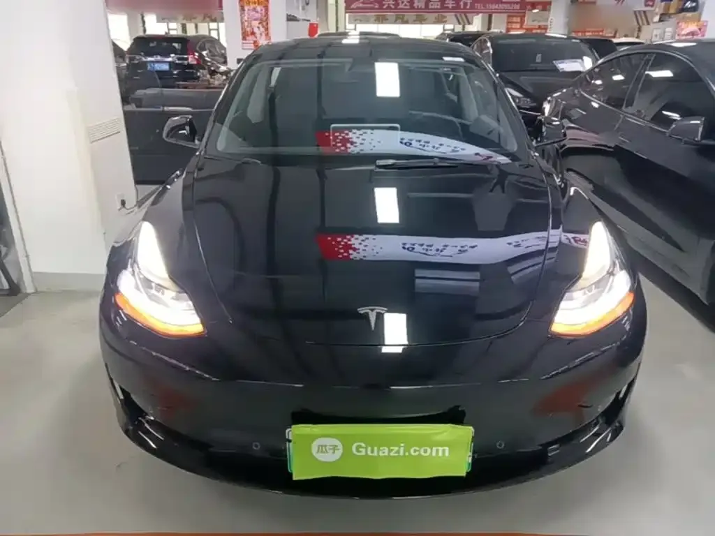 Tesla Model 3 — фото 2