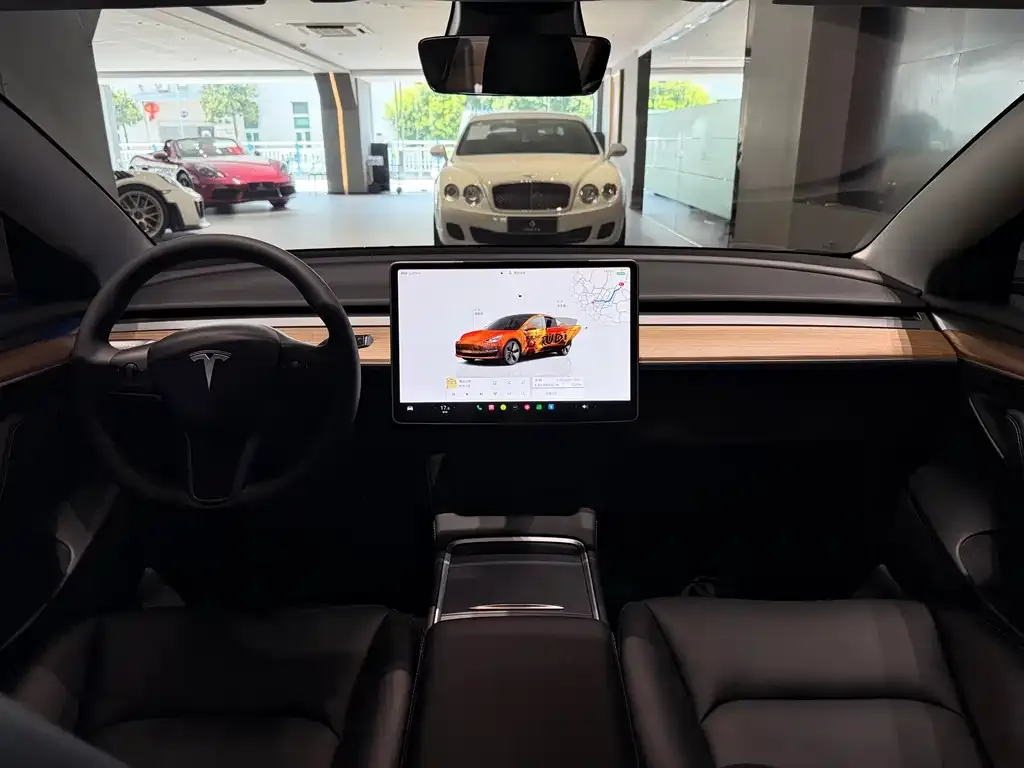Tesla Model 3 — фото 3