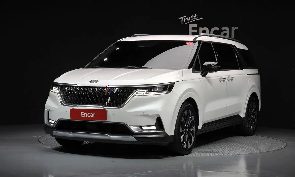 Kia Carnival — фото 1