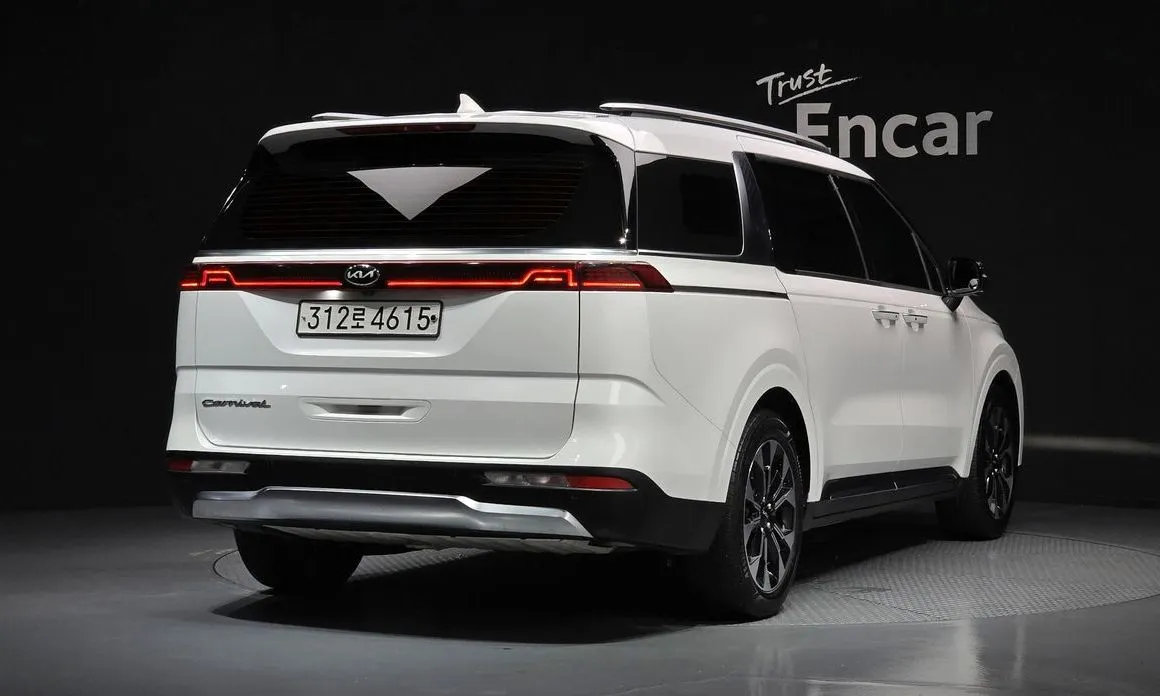 Kia Carnival — фото 3