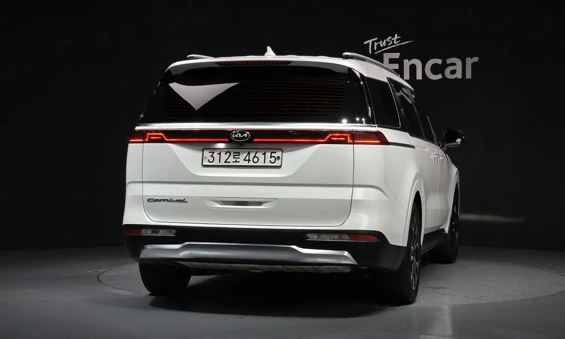 Kia Carnival — фото 5