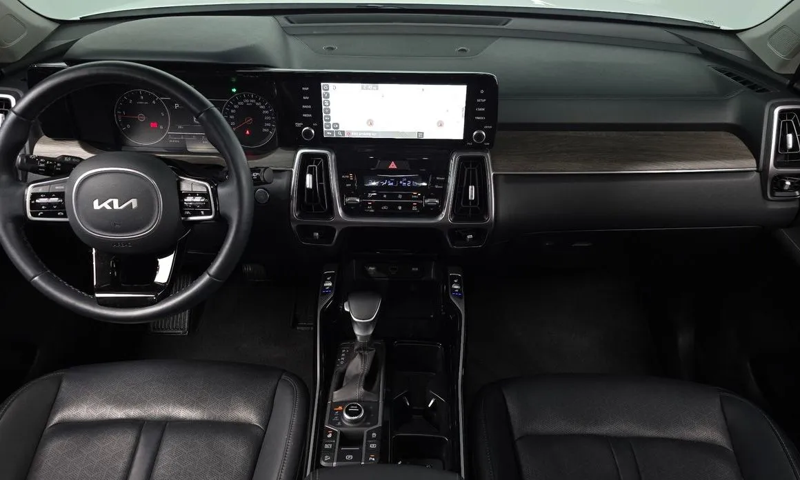 Kia Sorento — фото 7