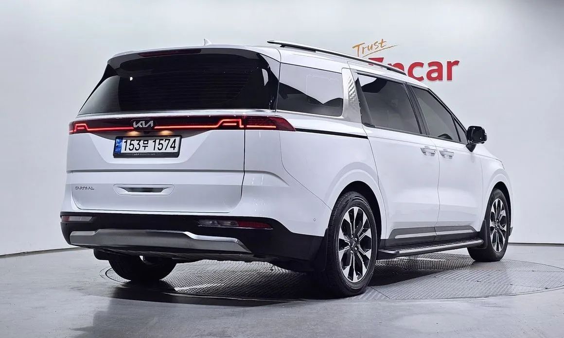 Kia Carnival — фото 4