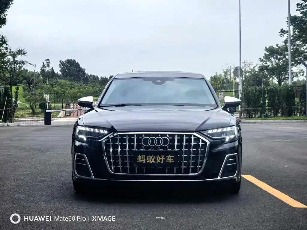 Audi A8 — фото 9