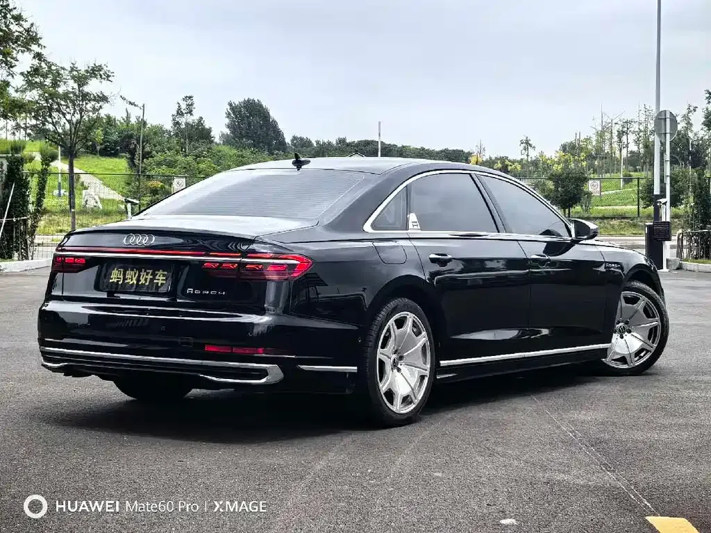 Audi A8 — фото 5