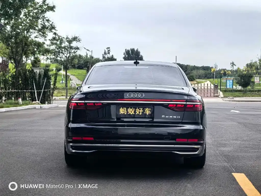 Audi A8 — фото 2