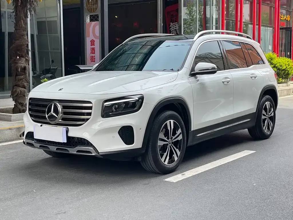 Mercedes-Benz GLB — фото 1