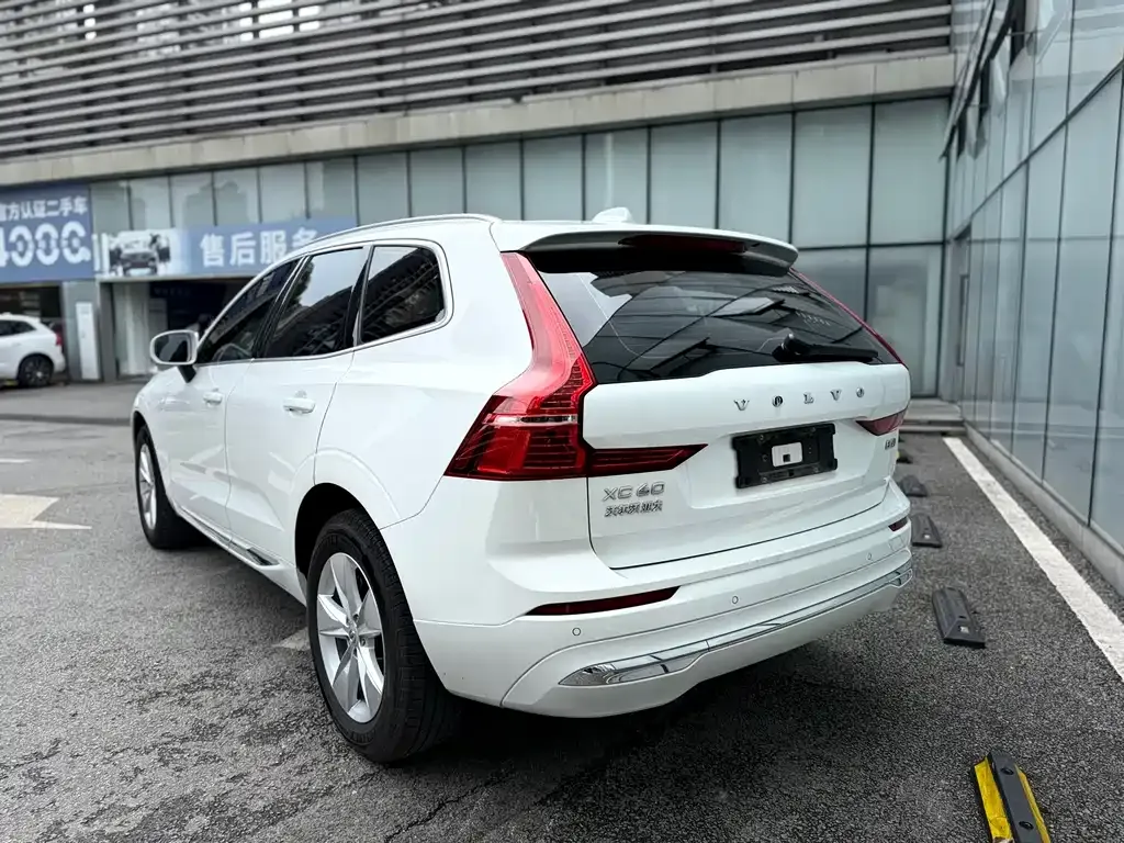 Volvo XC60 — фото 3