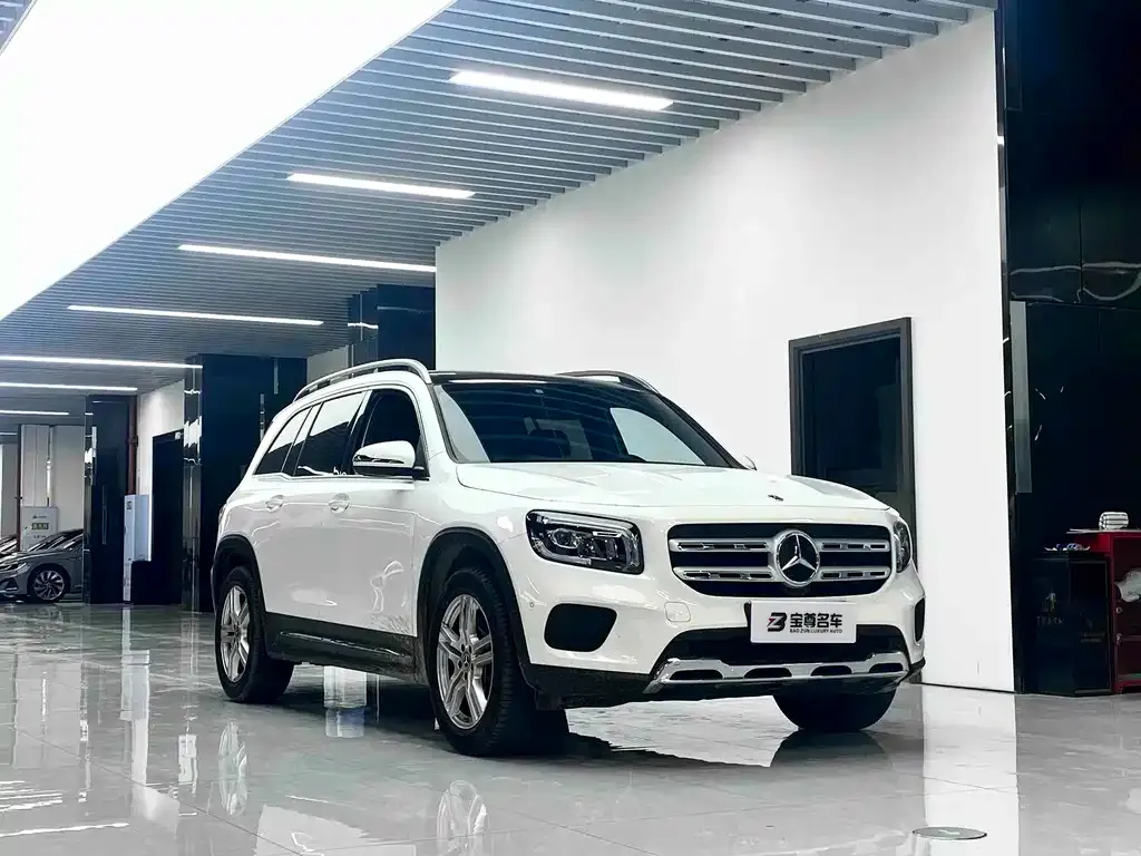Mercedes-Benz GLB — фото 2