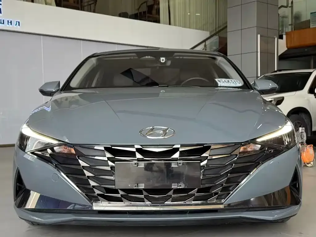 Hyundai Elantra — фото 6