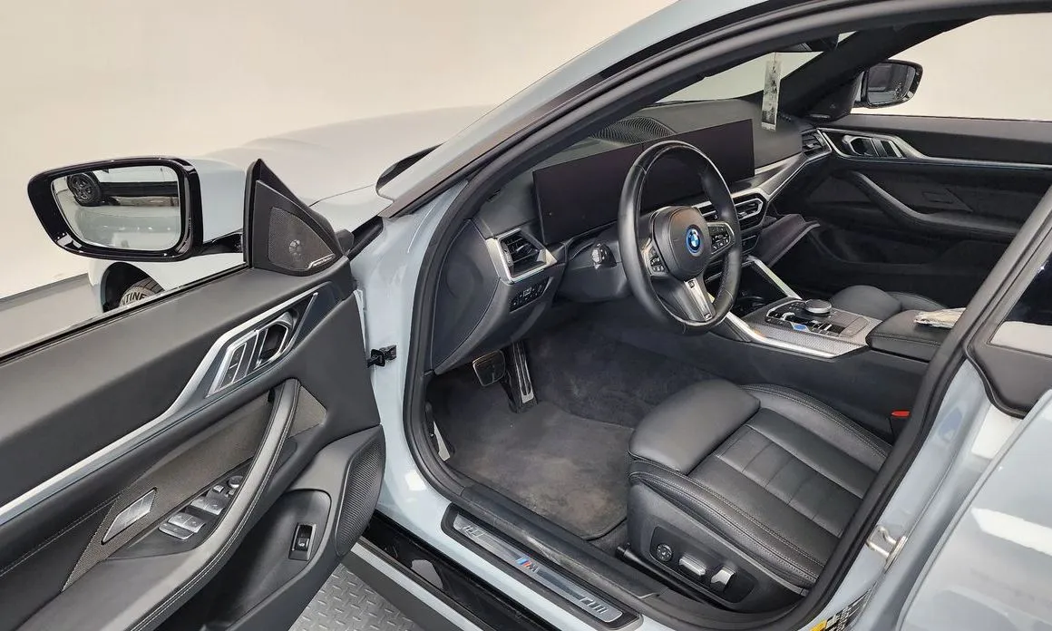 BMW i4 — фото 9