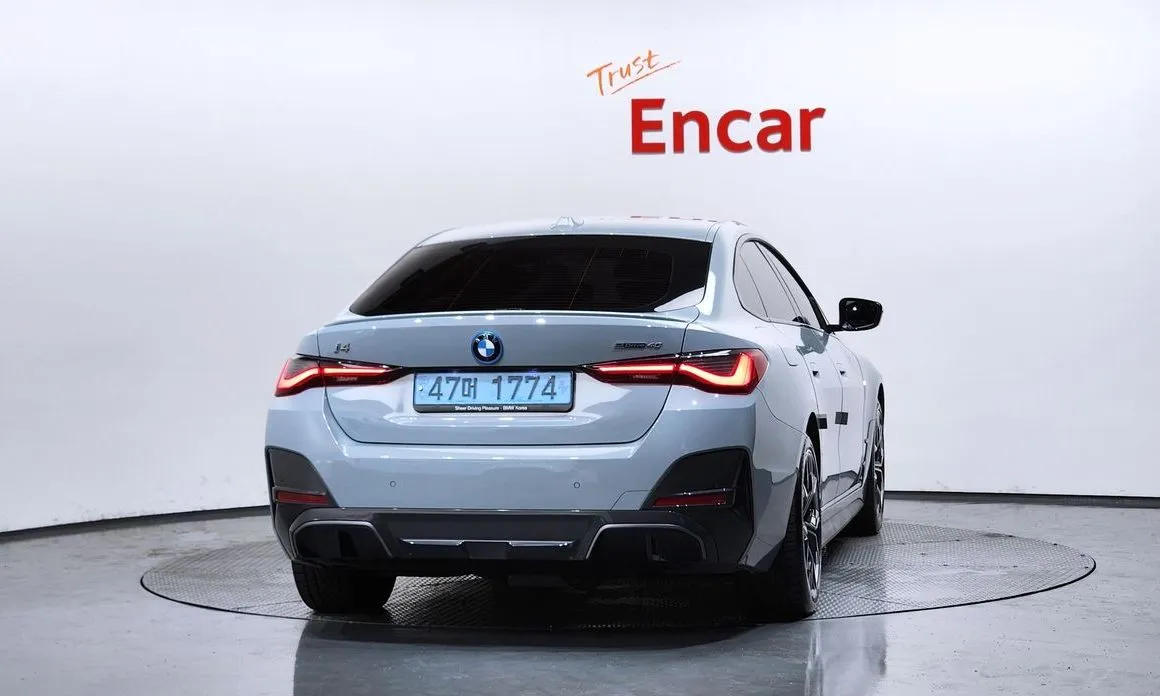 BMW i4 — фото 8