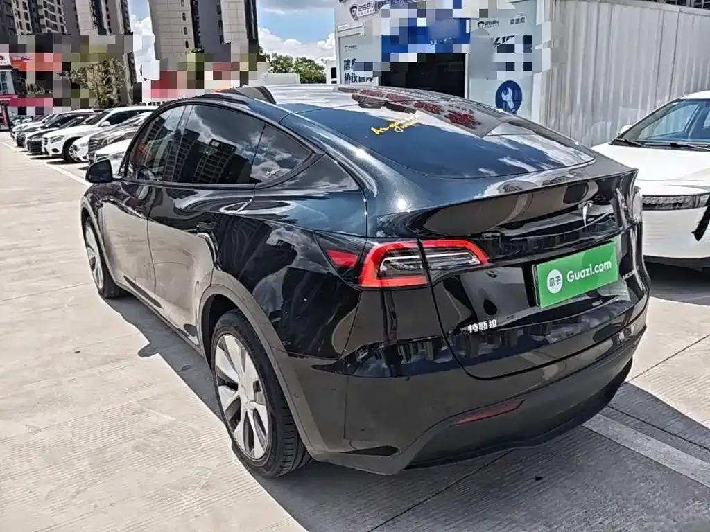 Tesla Model Y — фото 4