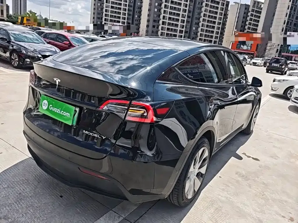 Tesla Model Y — фото 6