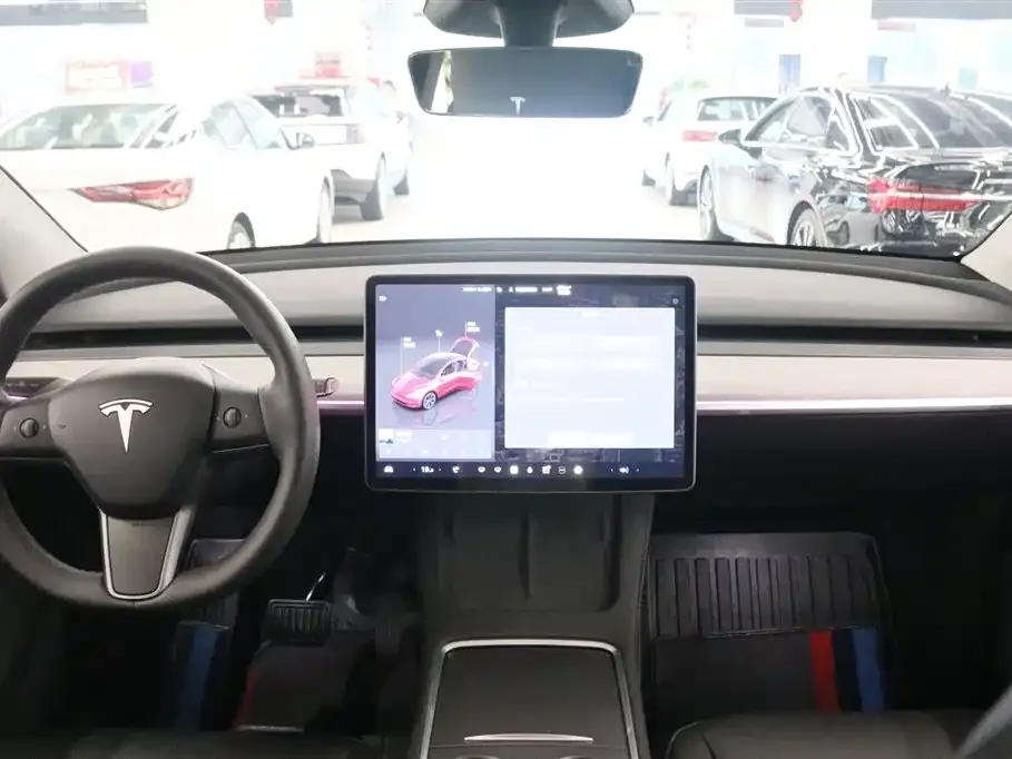 Tesla Model Y — фото 6