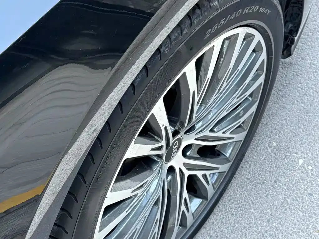 Audi A8 — фото 6