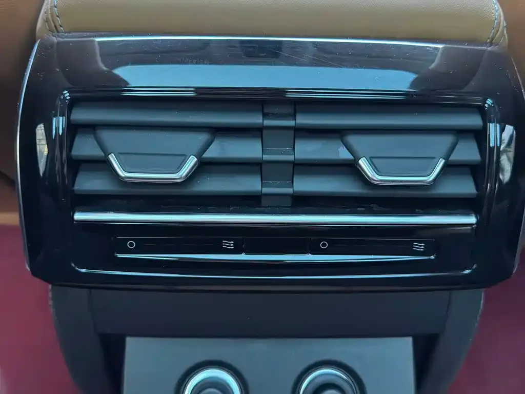 Audi A8 — фото 2