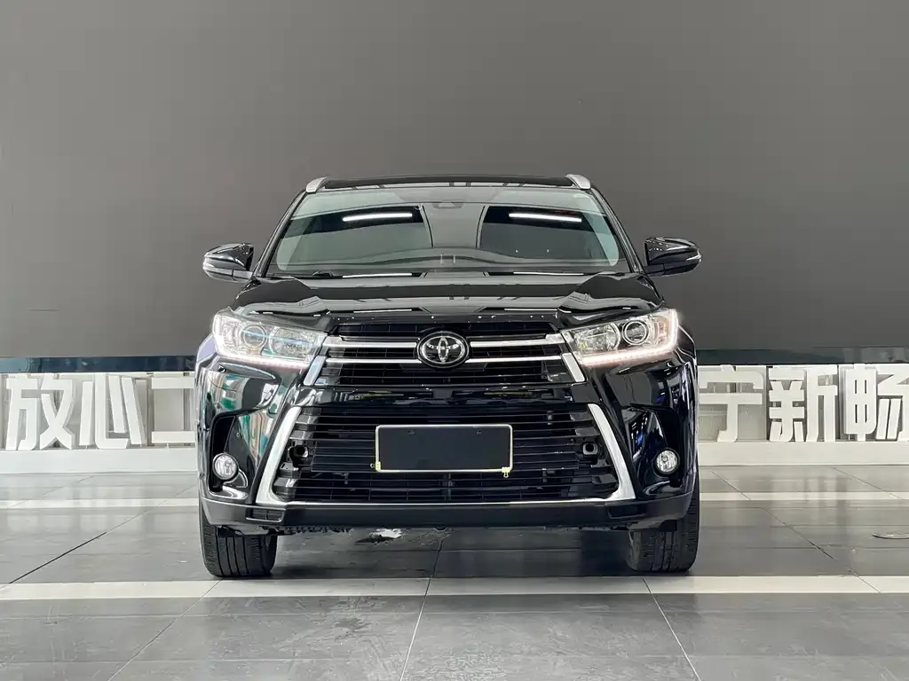 Toyota Highlander — фото 9