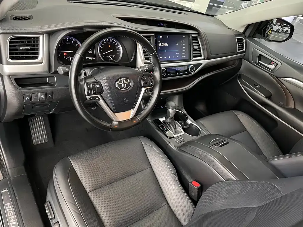 Toyota Highlander — фото 5