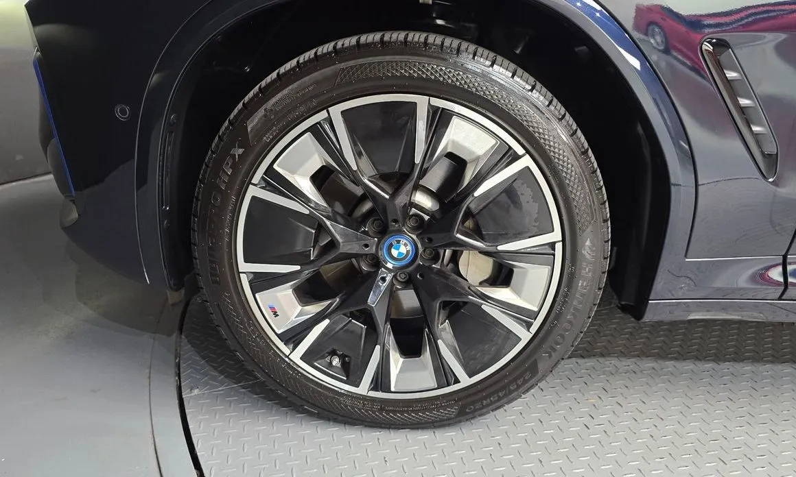 BMW iX3 2023 из KR, фото 8