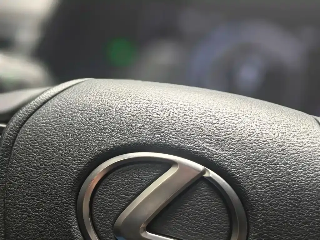Lexus UX — фото 7
