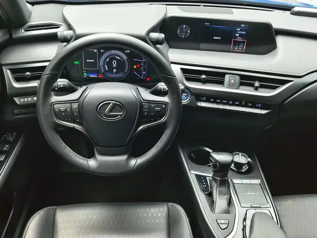 Lexus UX — фото 2