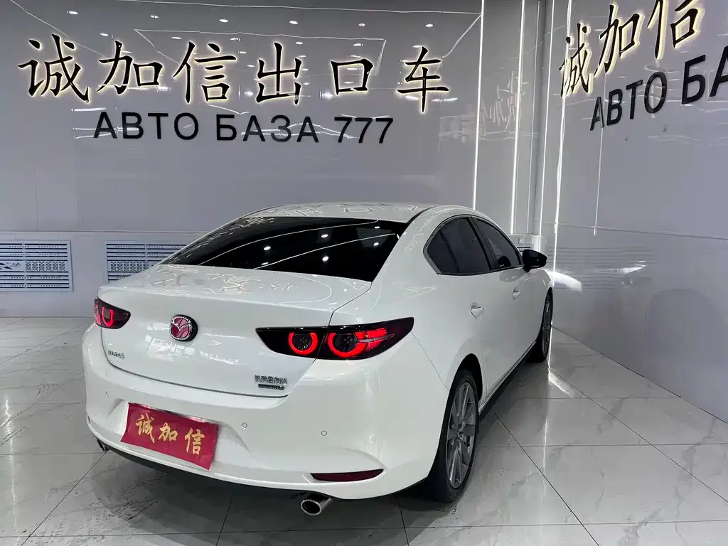 Mazda 3 Axela — фото 7