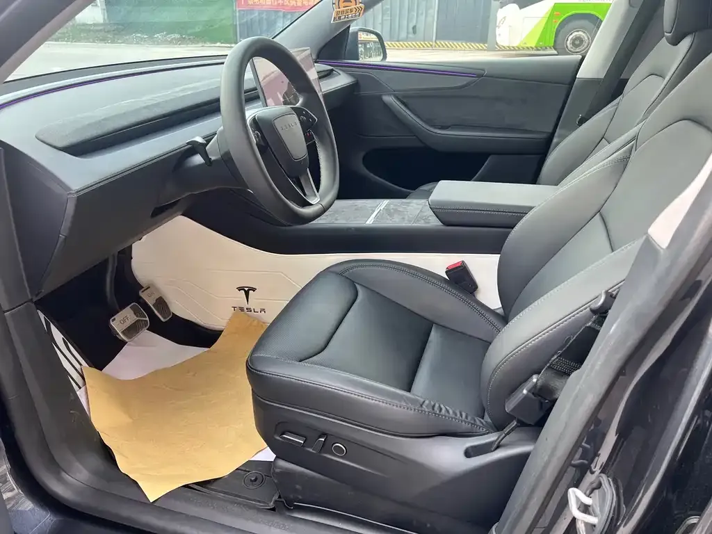 Tesla Model Y — фото 3