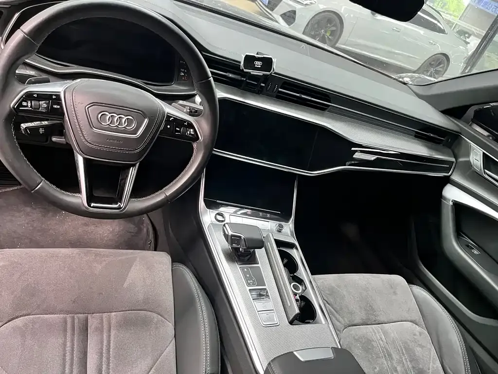Audi A6L — фото 5