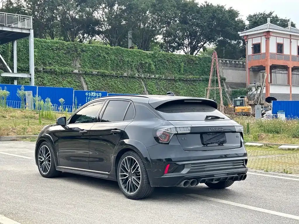 Lynk & Co 02 Hatchback — фото 10