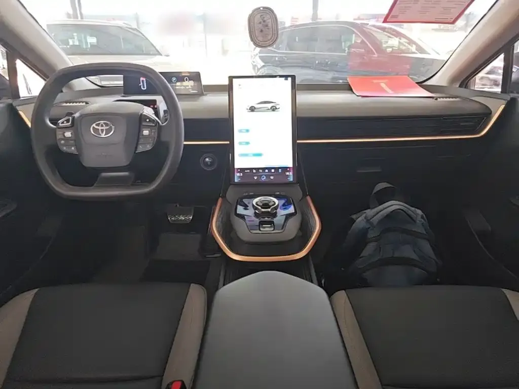 Toyota bZ3 2023 из CN, фото 3