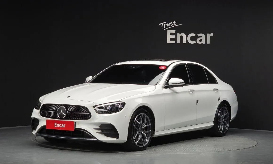 Mercedes-Benz E-Class — фото 1