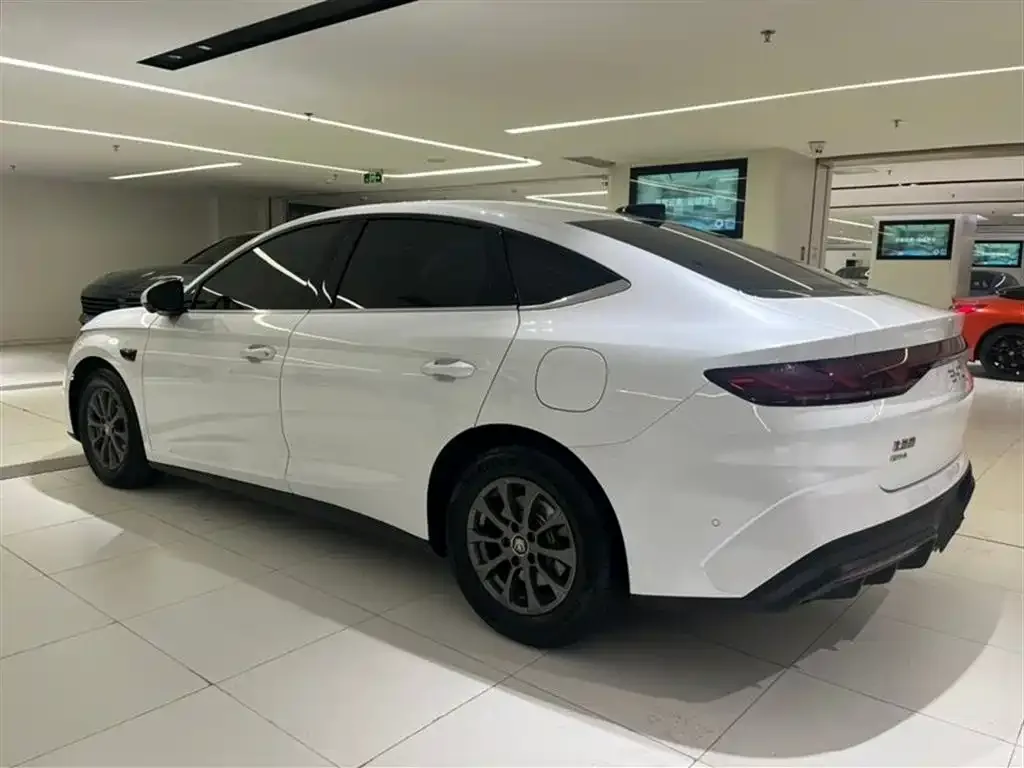 BYD Qin L — фото 8