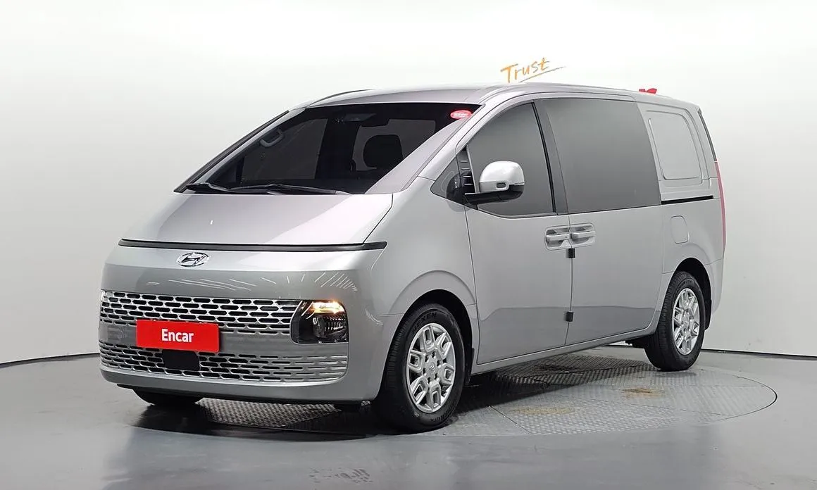 Hyundai Staria — фото 1