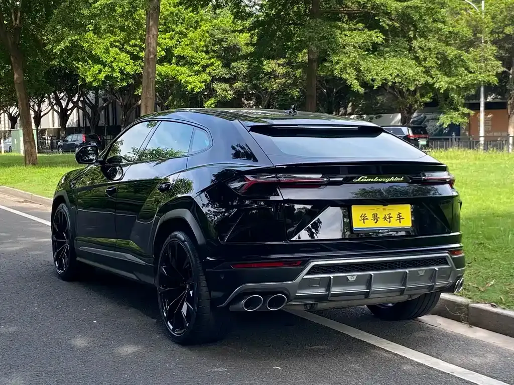 Lamborghini Urus — фото 9
