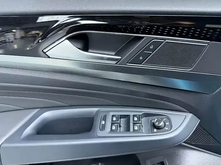 Volkswagen Passat — фото 8