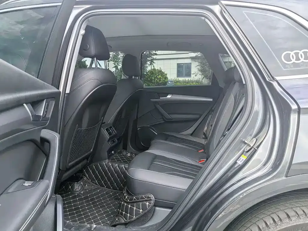 Audi Q5L 2023 из CN, фото 2