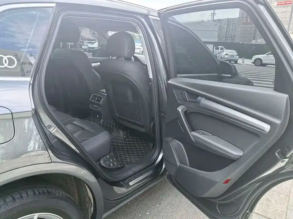 Audi Q5L 2023 из CN, фото 3