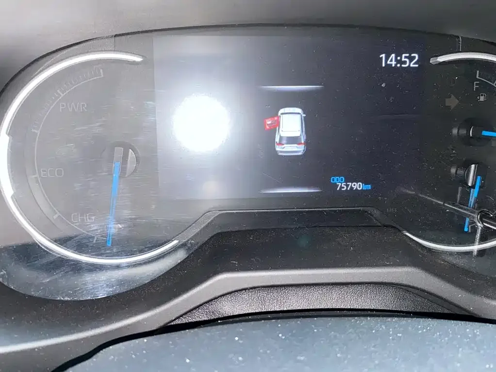 Toyota RAV4 — фото 9