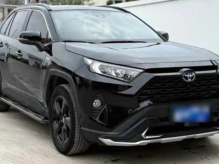 Toyota RAV4 — фото 7