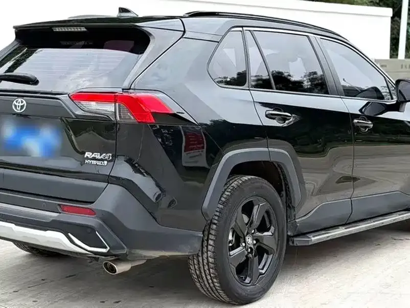 Toyota RAV4 — фото 2