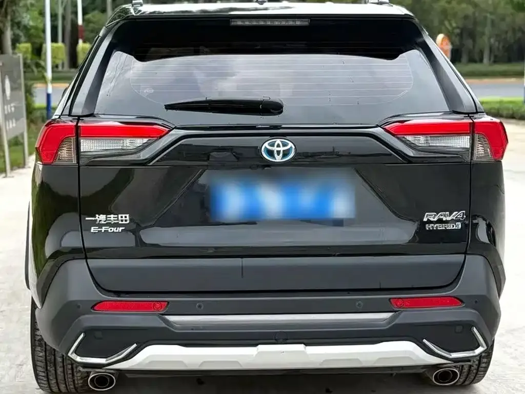 Toyota RAV4 — фото 8
