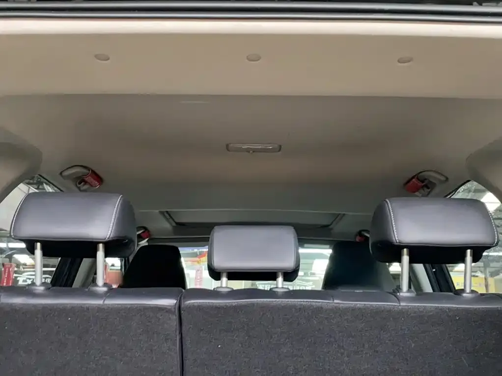 Toyota RAV4 — фото 3