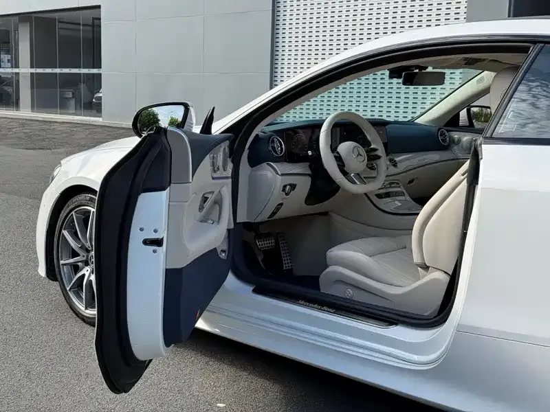 Mercedes-Benz E-Class (Import) — фото 9